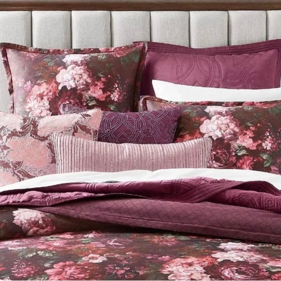 HOTEL COLLECTION
Dutch Floral Comforter Full/Queen - Picture 2 of 6